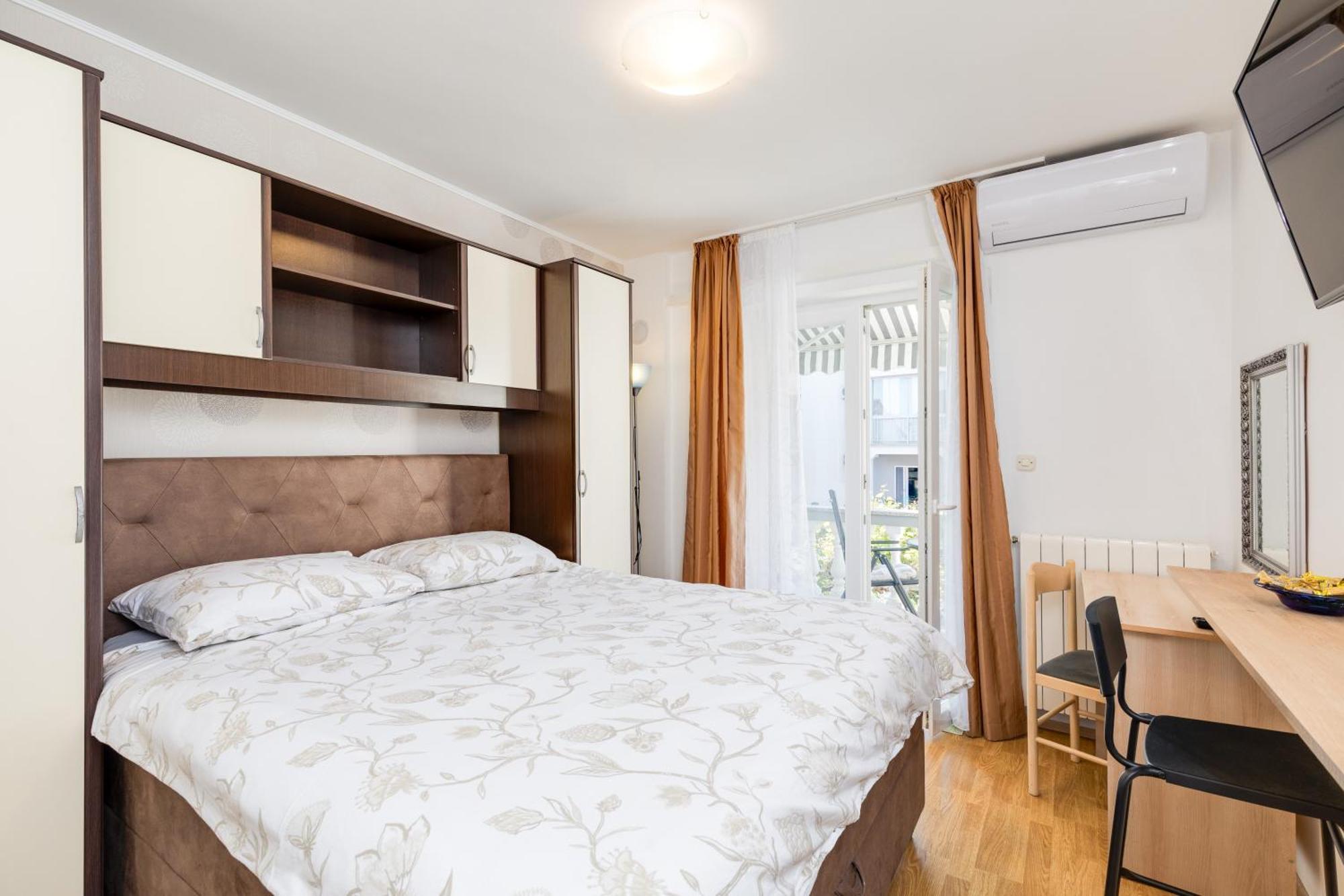 Apartment & Rooms Ivica Krk Town Exterior foto