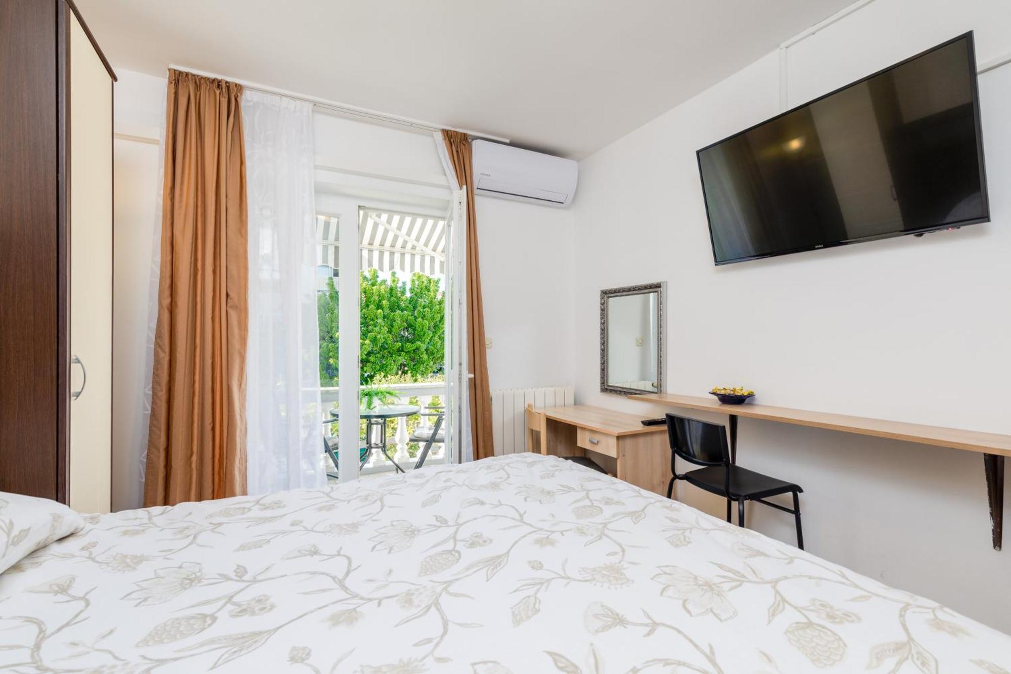 Apartment & Rooms Ivica Krk Town Exterior foto