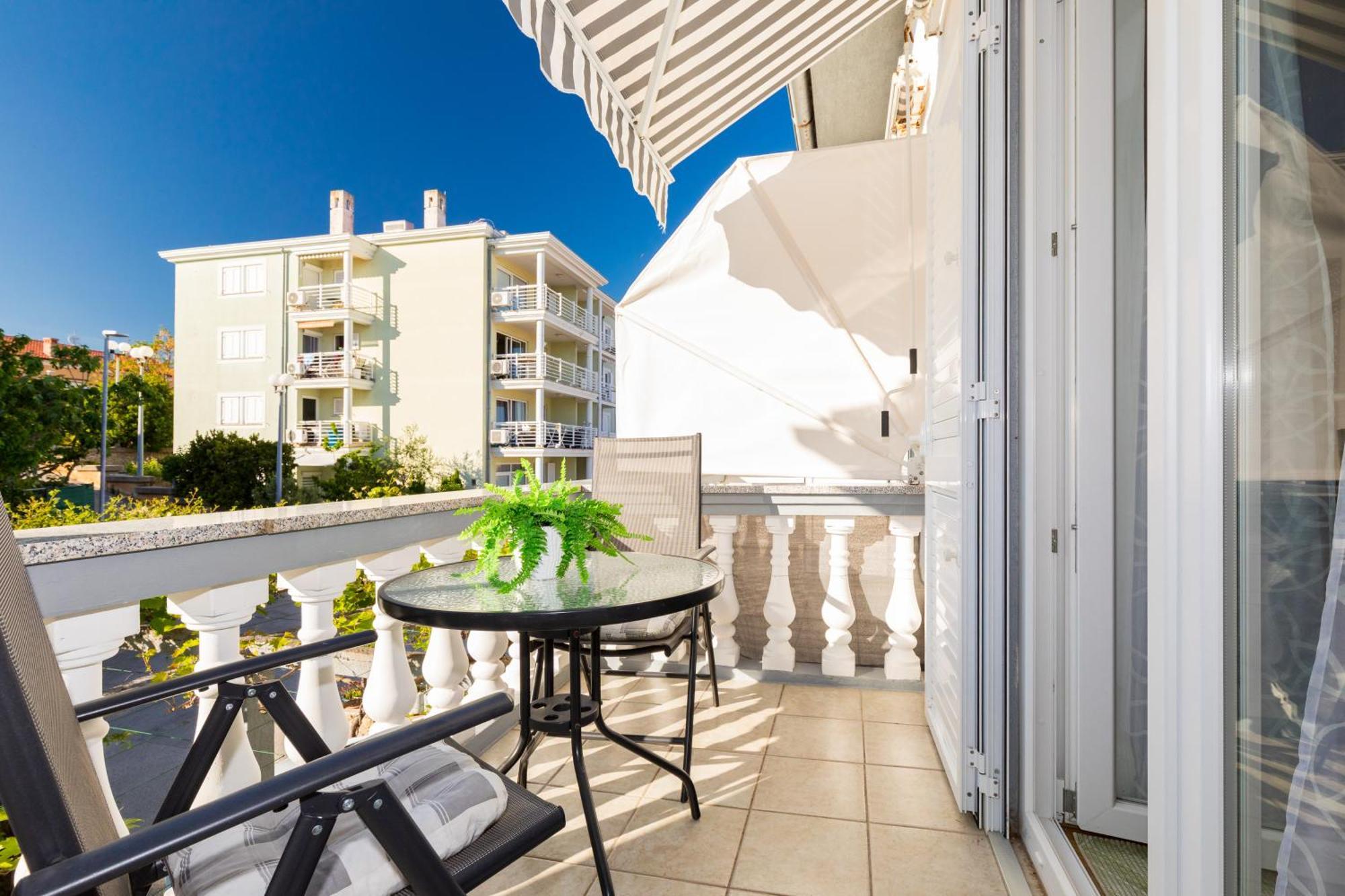Apartment & Rooms Ivica Krk Town Exterior foto
