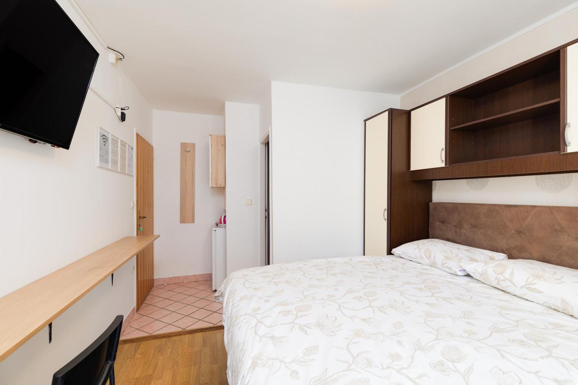 Apartment & Rooms Ivica Krk Town Exterior foto